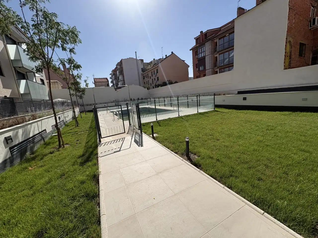 Schwimmbecken von Erdgeschoss zur Miete in Torrejón de Ardoz mit Abstellraum und Gemeinschaftspool