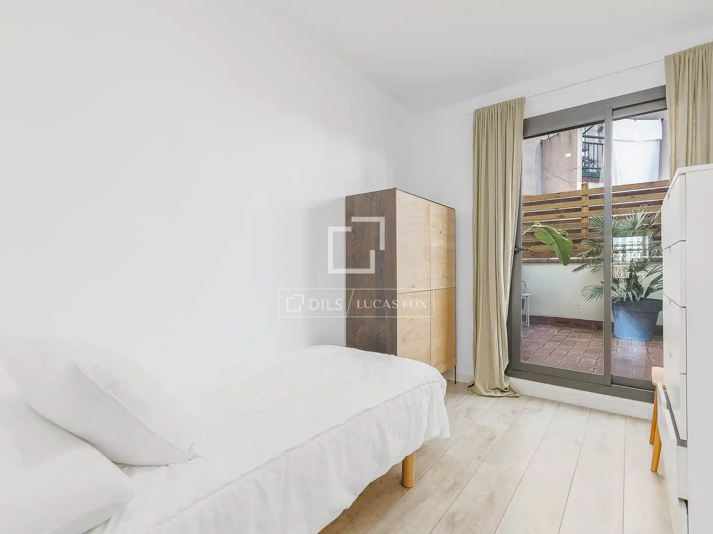 Habitación de Ático en venta en Barcelona con Aire acondicionado, Parquet y Terraza