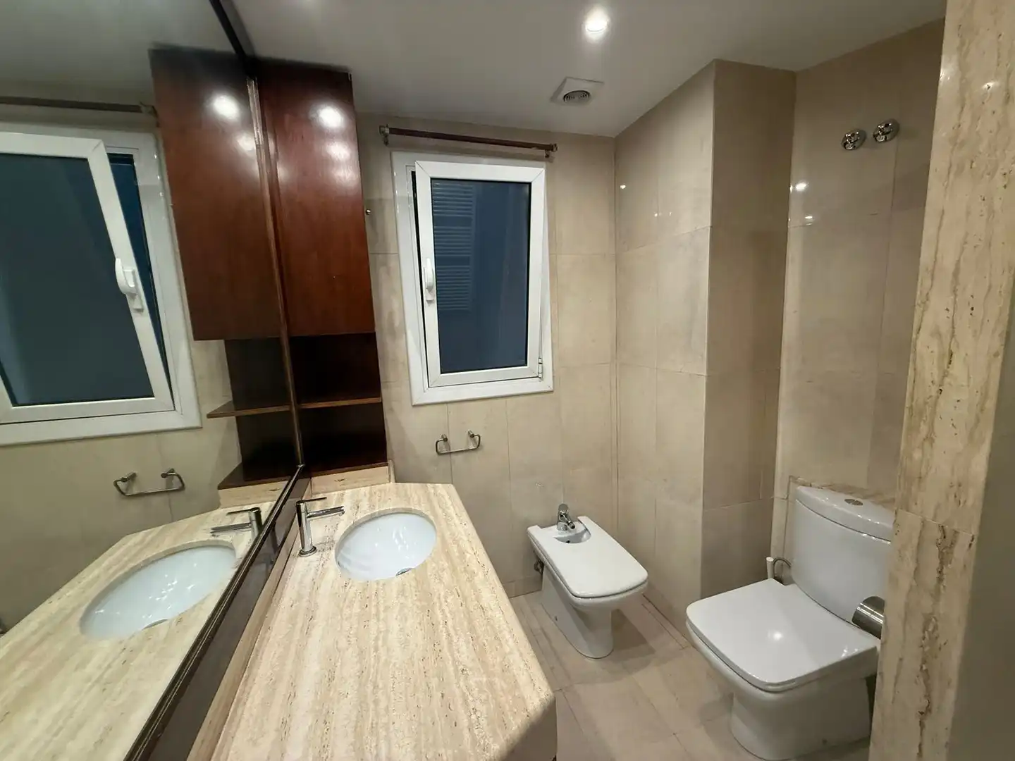Bathroom of Flat for sale in Barcelona  with Air Conditioner, Heating and Furnished