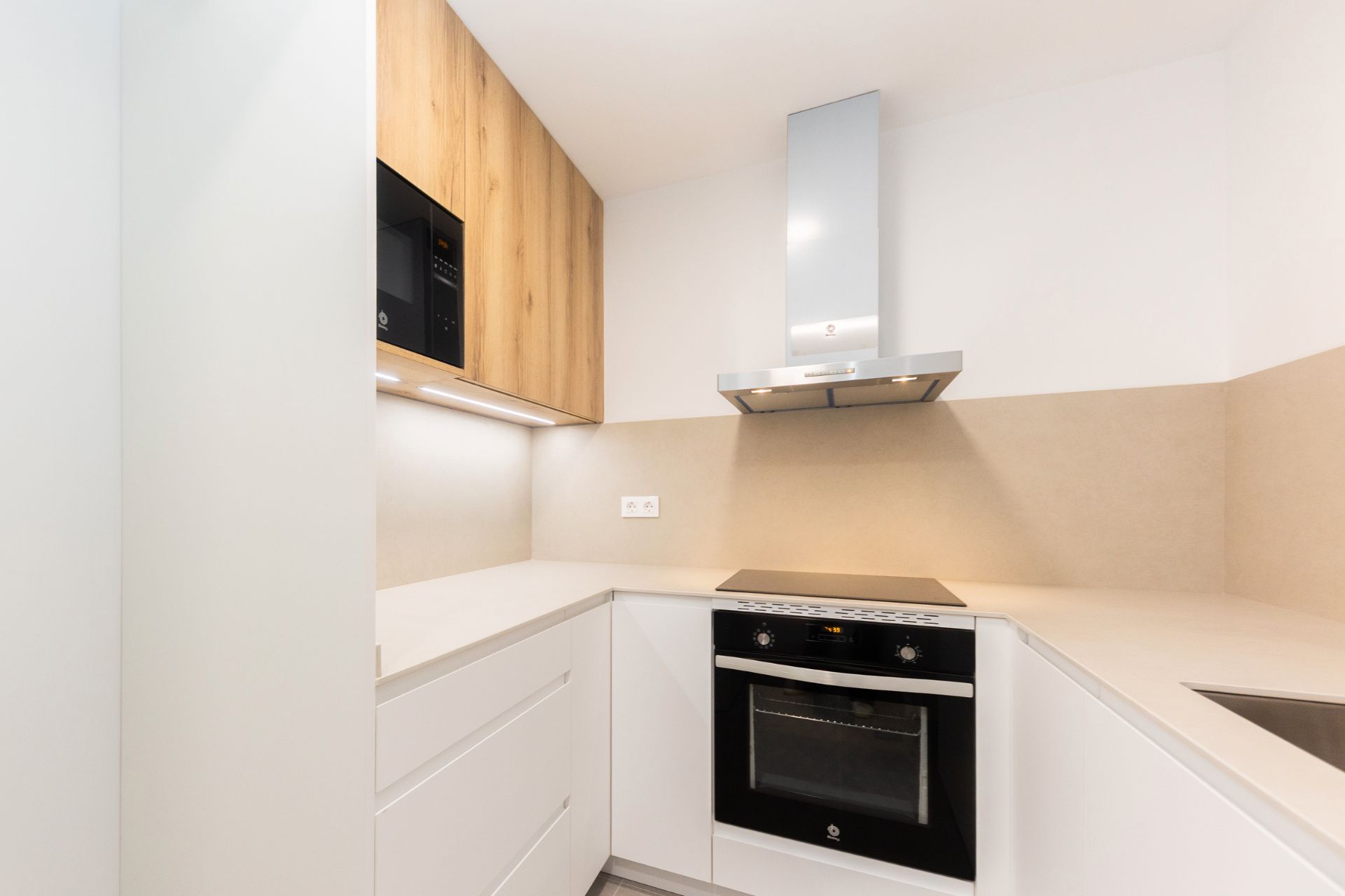 Cocina de Piso en venta en Sant Boi de Llobregat con Horno y Microondas