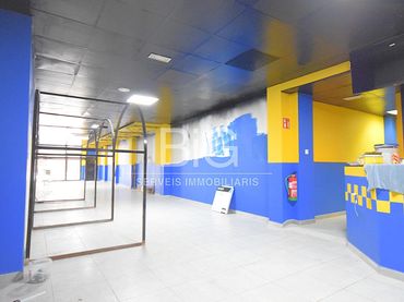 Locale commerciale in affitto a Centre
