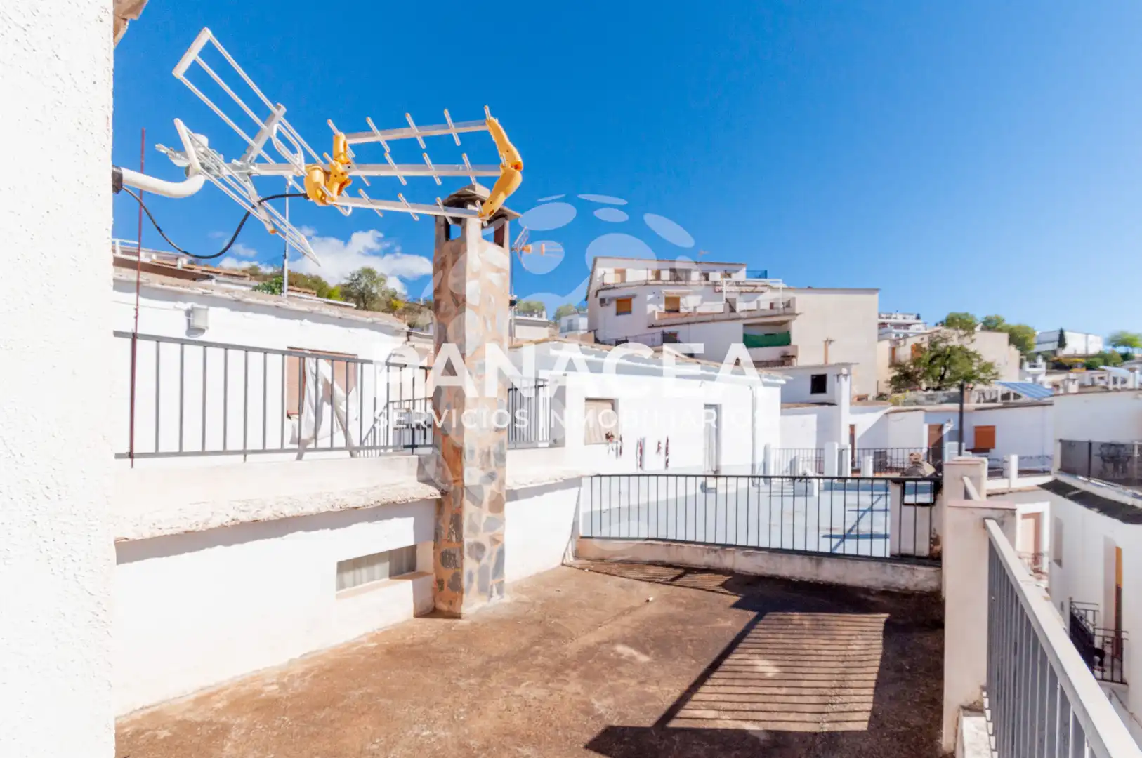 Vista exterior de Casa o chalet en venta en Nevada con Terraza, Amueblado y Lavadora