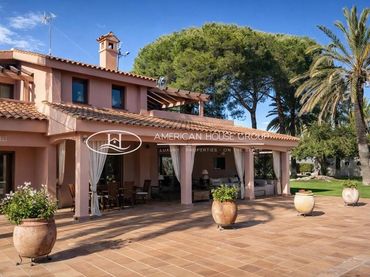 Casa amb jardí en venda a Los Gallos