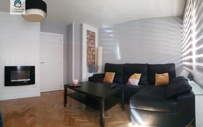 Sala d'estar de Apartament en venda en Valladolid Capital amb Calefacció, Jardí privat i Traster