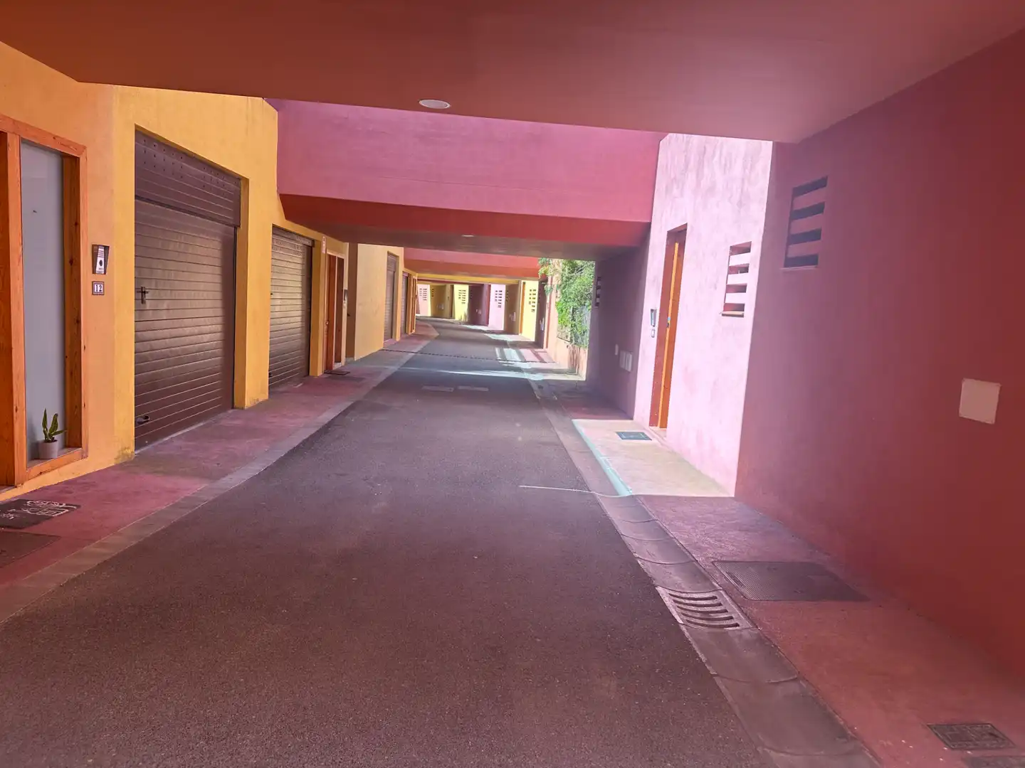 Parking de Casa o chalet en venta en Tarragona con Aire acondicionado, Calefacción y Jardín privado