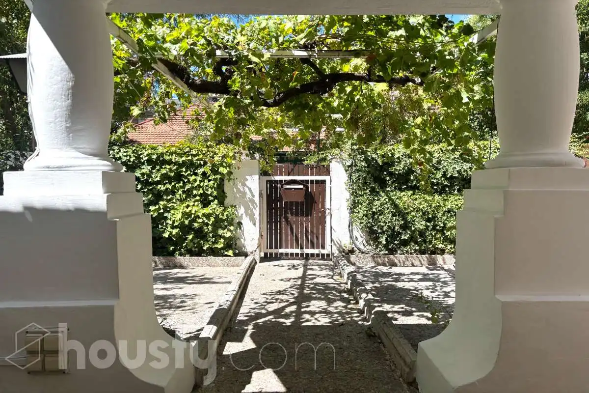 Vista exterior de Casa o chalet de alquiler en Madrid con Aire acondicionado, Calefacción y Jardín privado