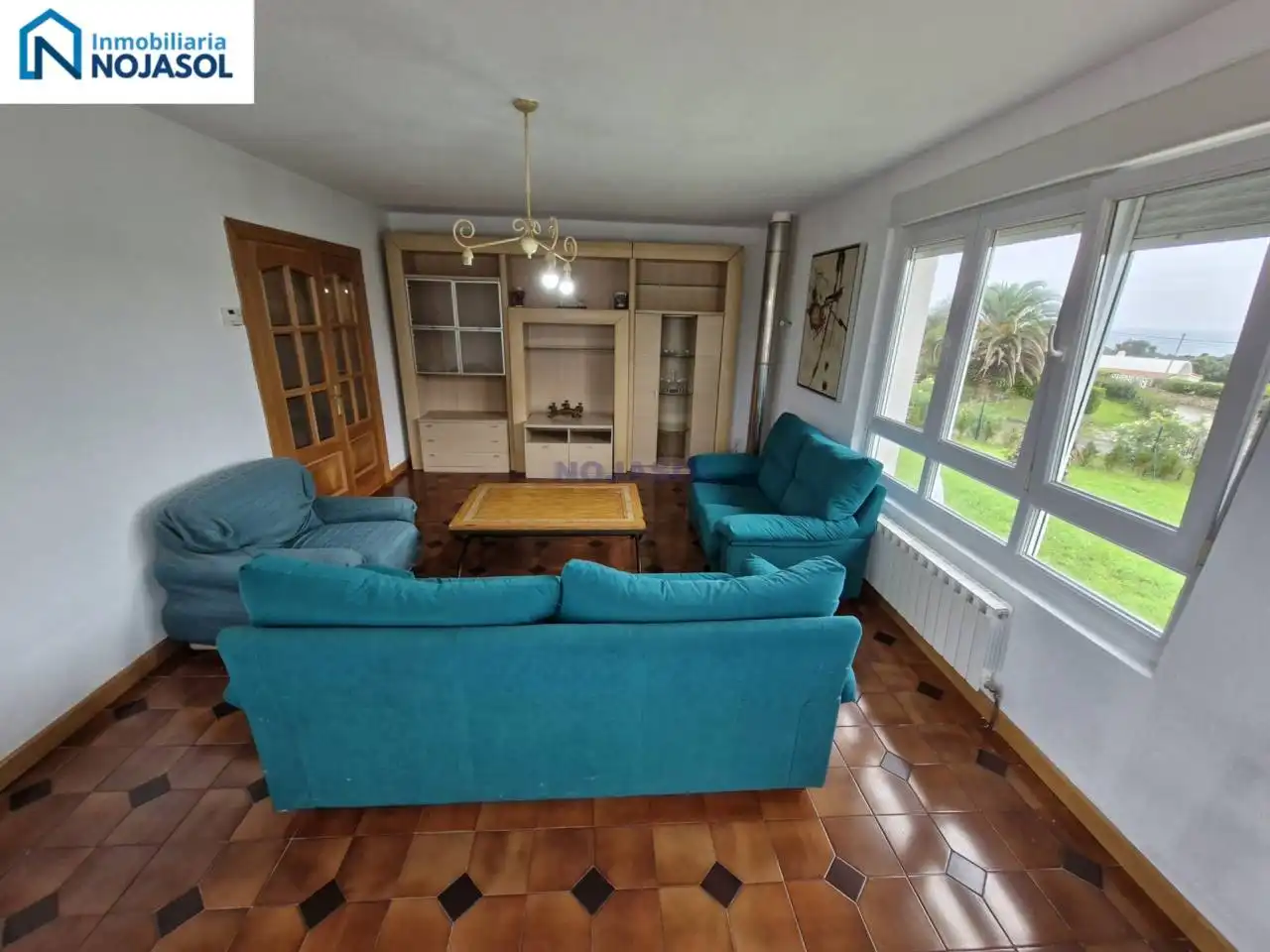 Sala d'estar de Casa o xalet en venda en Bareyo amb Calefacció, Jardí privat i Terrassa