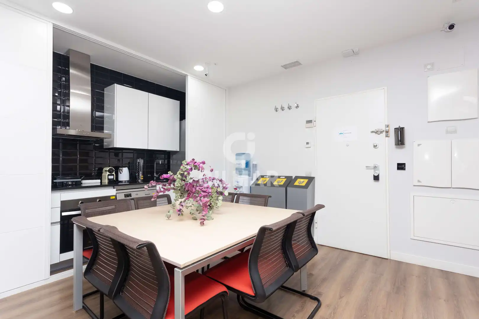 Kitchen of Office for sale in Madrid  with Heating
