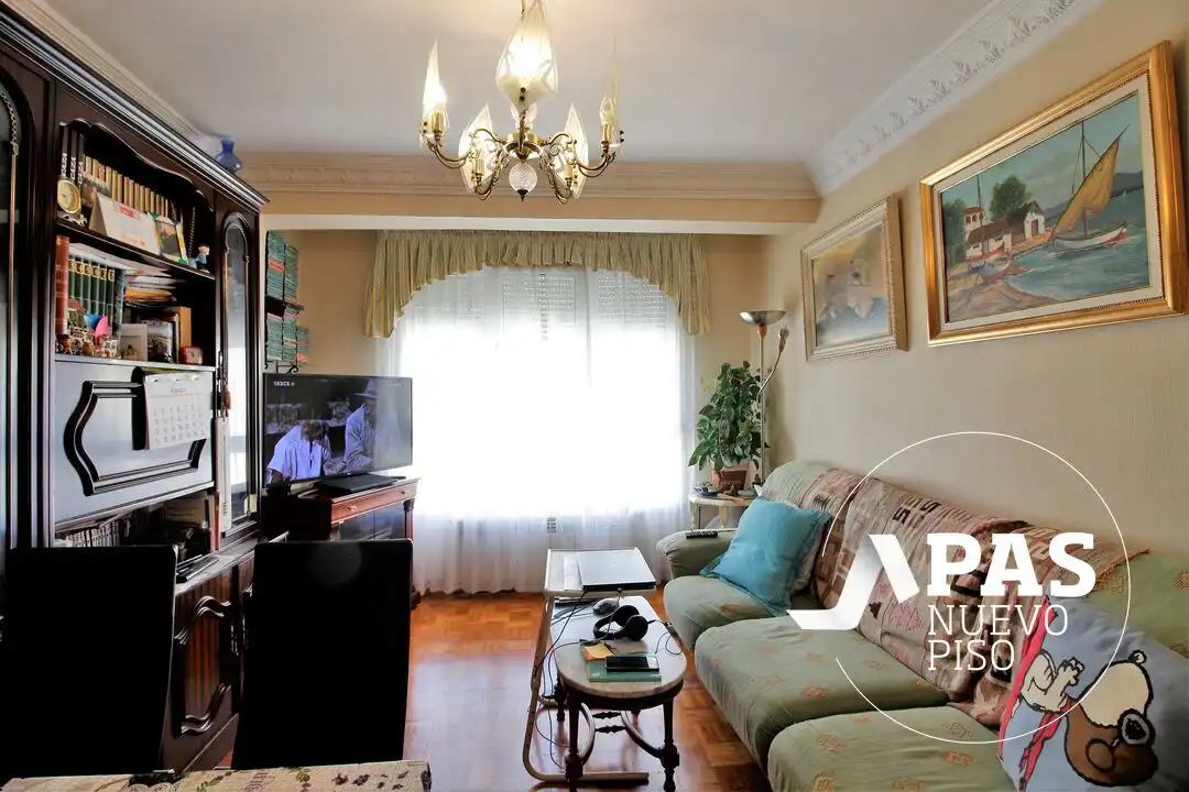 Sala d'estar de Pis en venda en Santander amb Calefacció