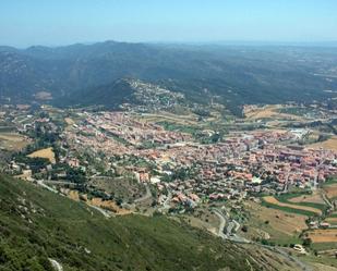 Vista exterior de Edifici en venda en Berga