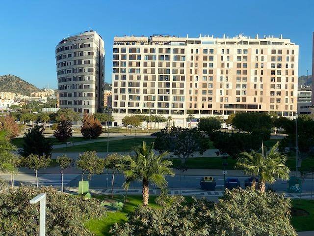 Local comercial en Venta en Calle Arturo Toscanini en El Cónsul - Ciudad Universitaria - El Romeral