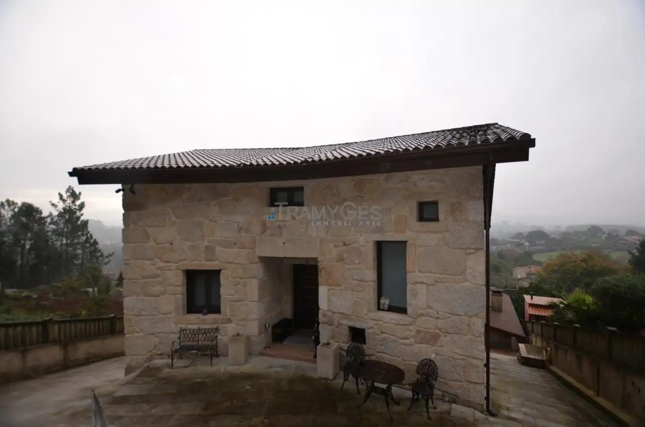 Vista exterior de Casa o chalet en venta en Tui con Calefacción, Jardín privado y Terraza