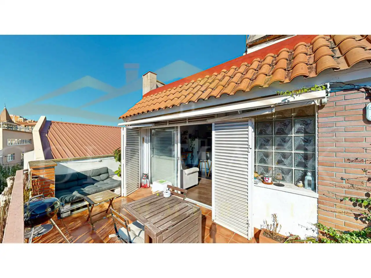 Vista exterior de Piso en venta en Sant Vicenç Dels Horts con Aire acondicionado, Calefacción y Parquet