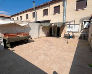 Terrasse von Einfamilien-Reihenhaus miete in Miguelturra mit Heizung und Terrasse