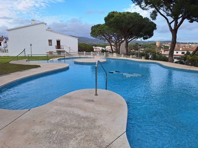 Casa-chalet en Alquiler en Avinguda del Rosselló en Torre Valentina - Mas Vilar de La Mutxada - Treumal