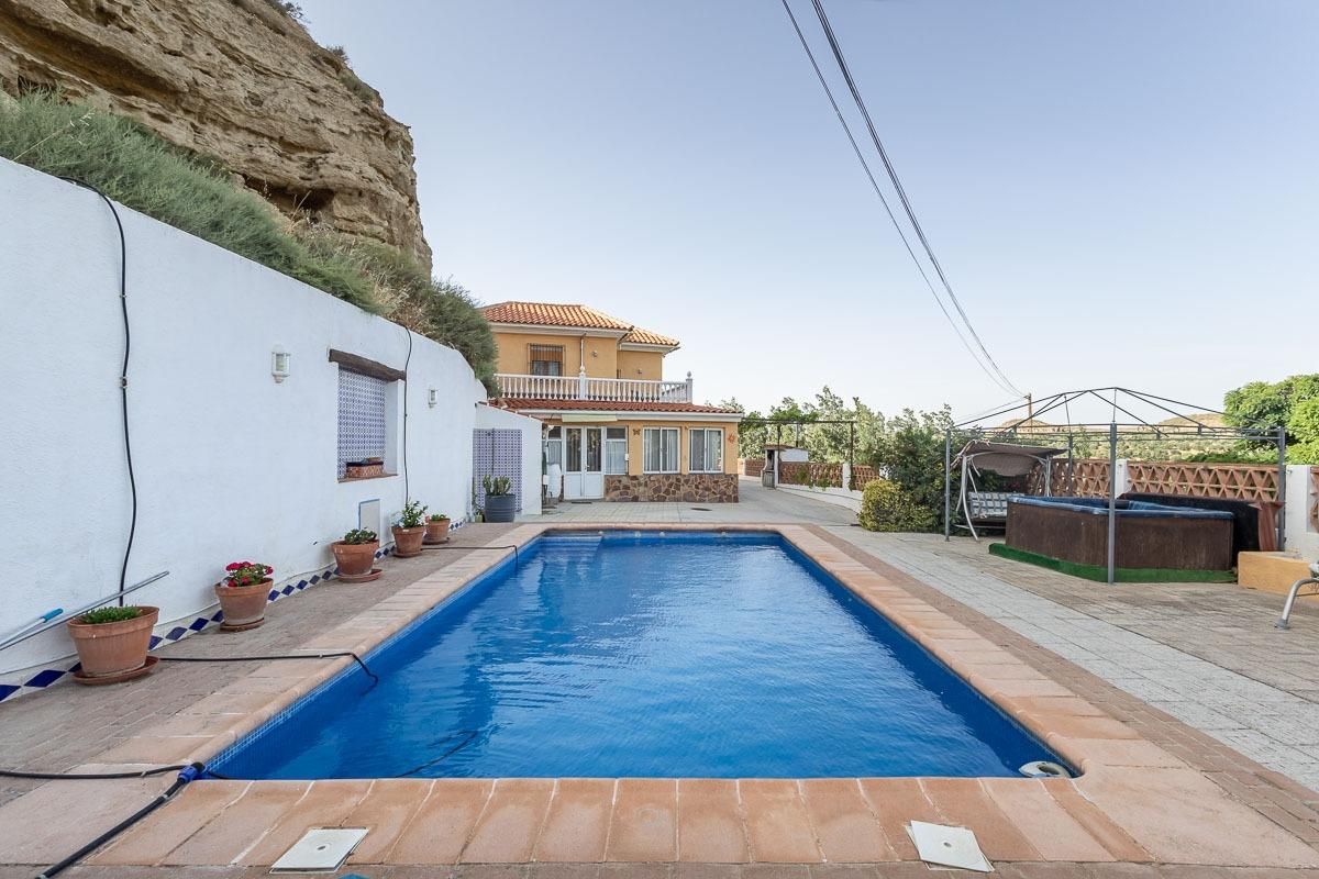 Swimming pool of House or chalet for sale in Caniles  with Air Conditioner, Heating and Private garden