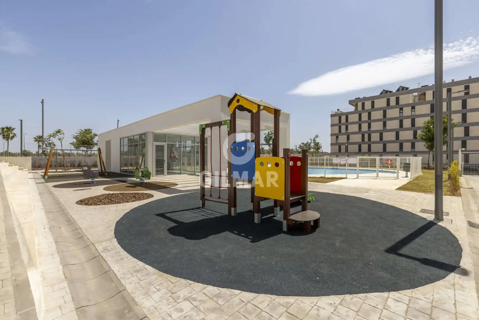 Vista exterior de Piso en venta en Dos Hermanas con Calefacción, Jardín privado y Trastero