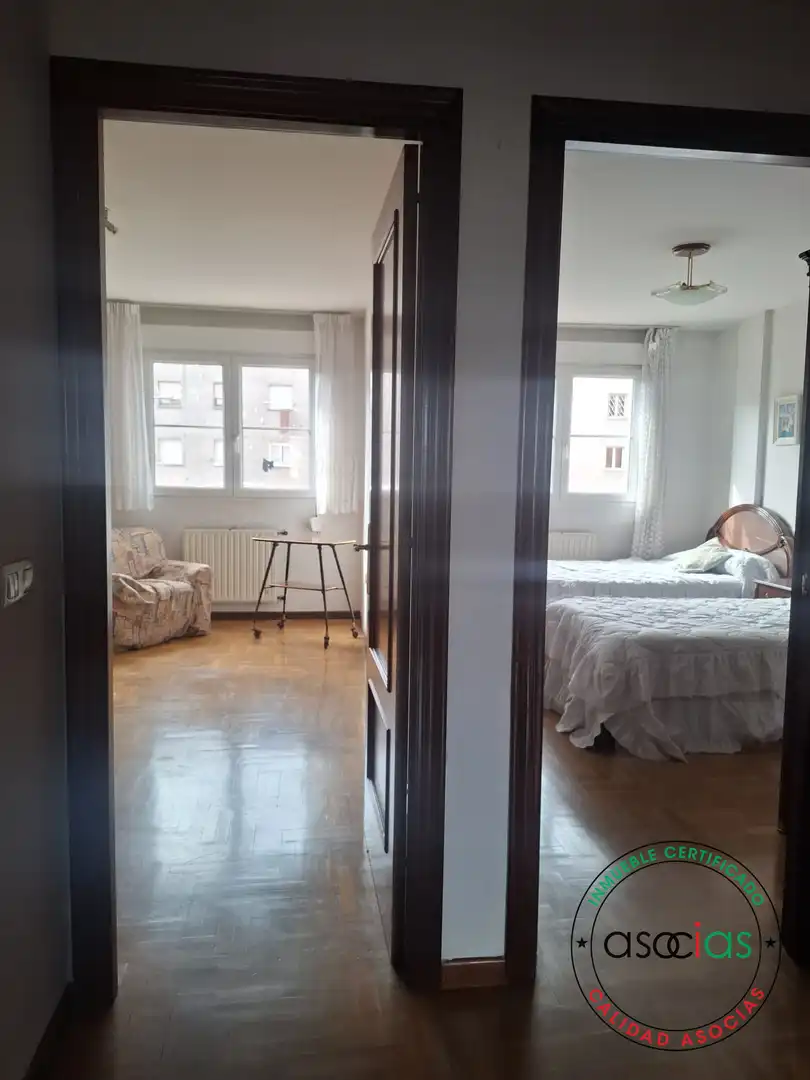 Habitación de Piso en venta en Gijón  con Calefacción, Parquet y Trastero