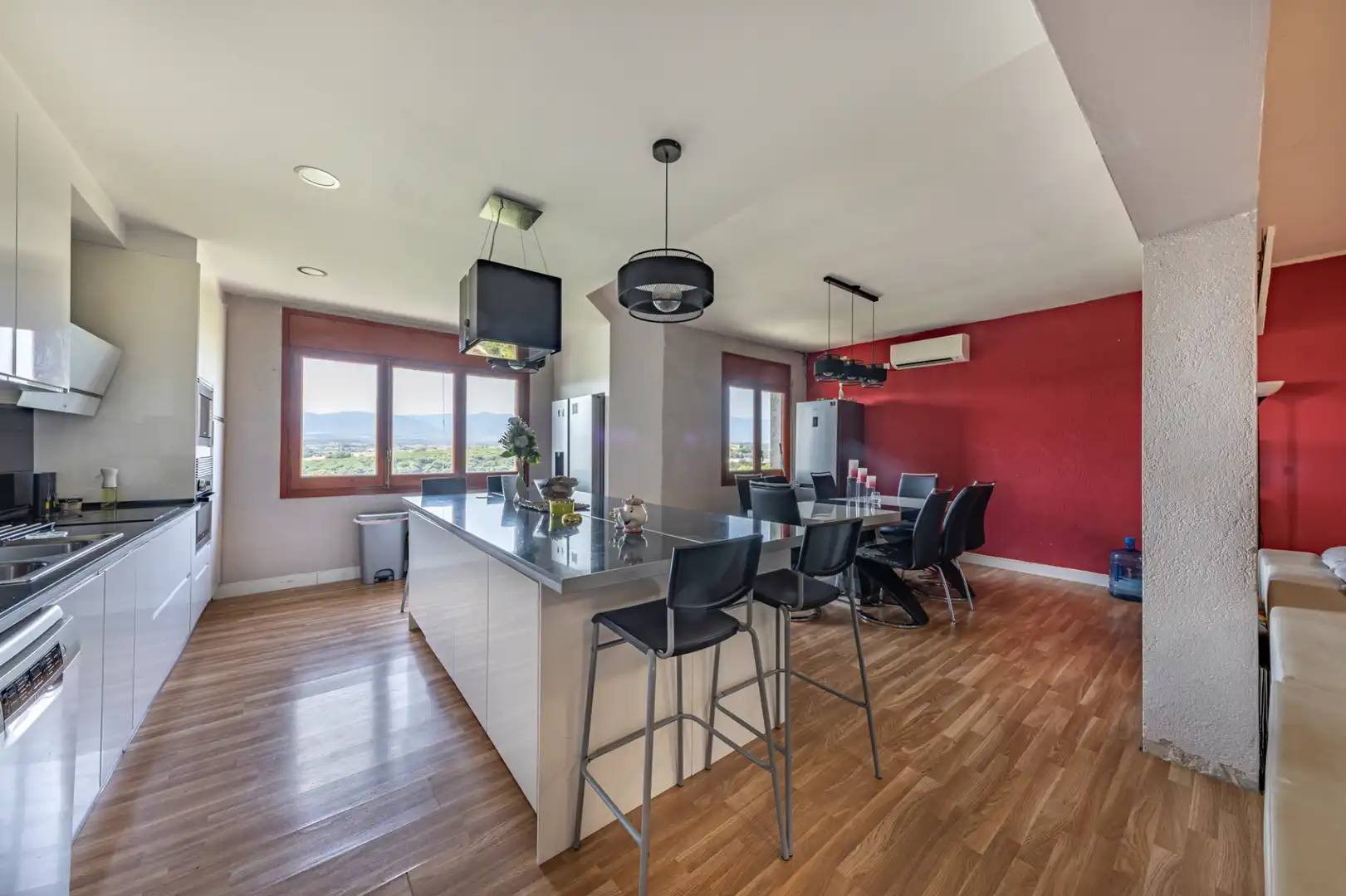 Cocina de Casa o chalet en venta en Llinars del Vallès con Aire acondicionado, Calefacción y Jardín privado