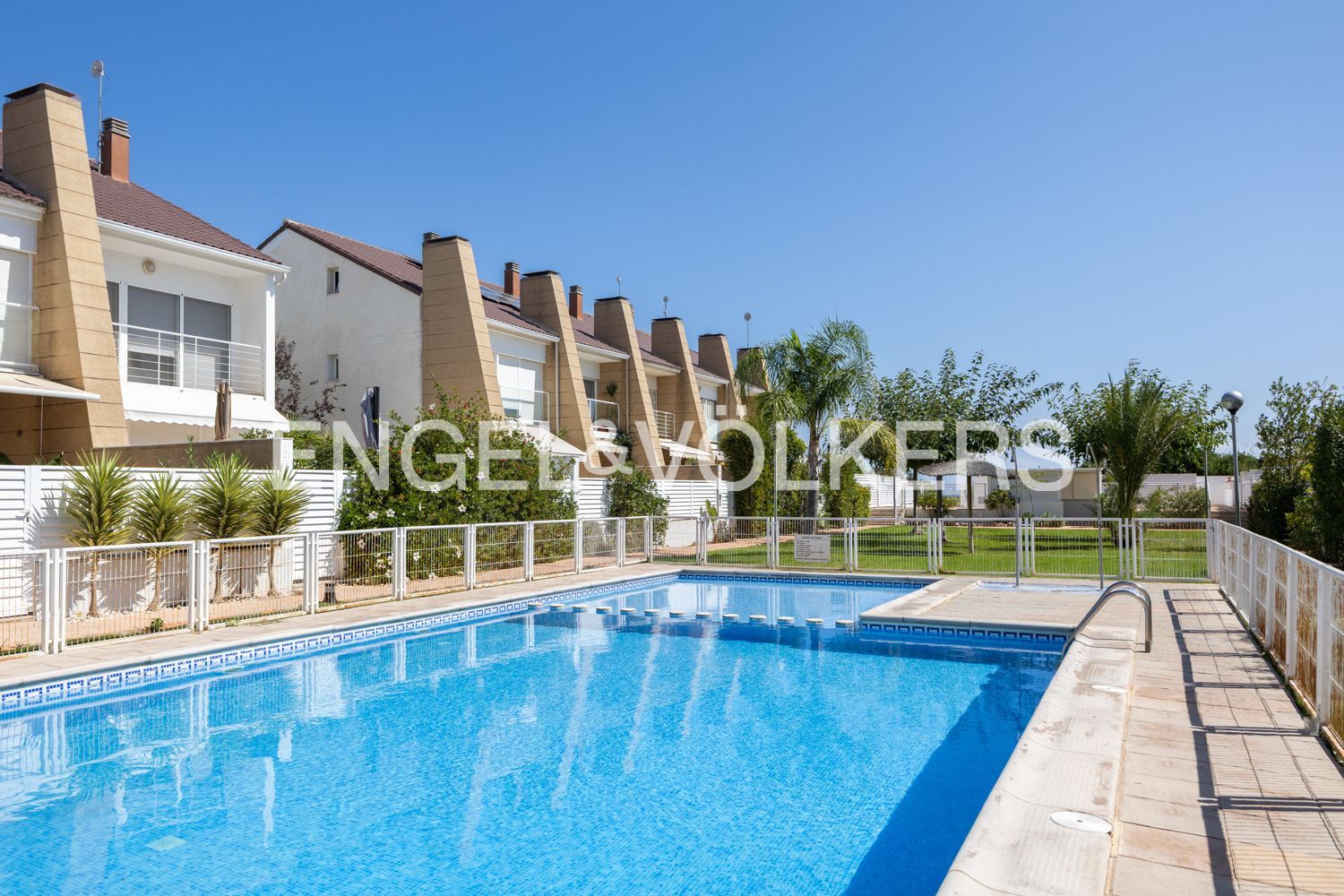 Swimming pool of House or chalet for sale in Sagunto / Sagunt  with Air Conditioner, Heating and Terrace