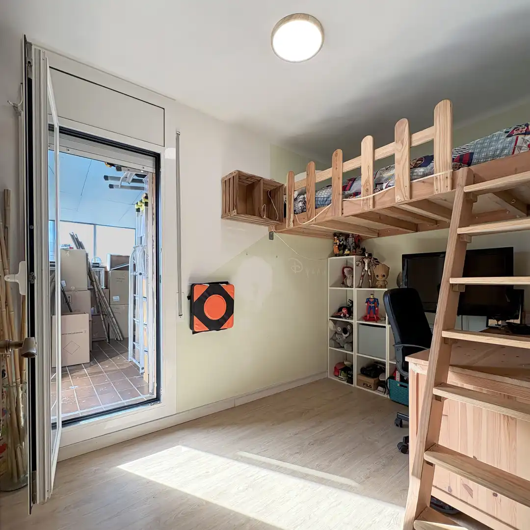 Habitación de Ático en venta en Granollers con Aire acondicionado, Terraza y Trastero