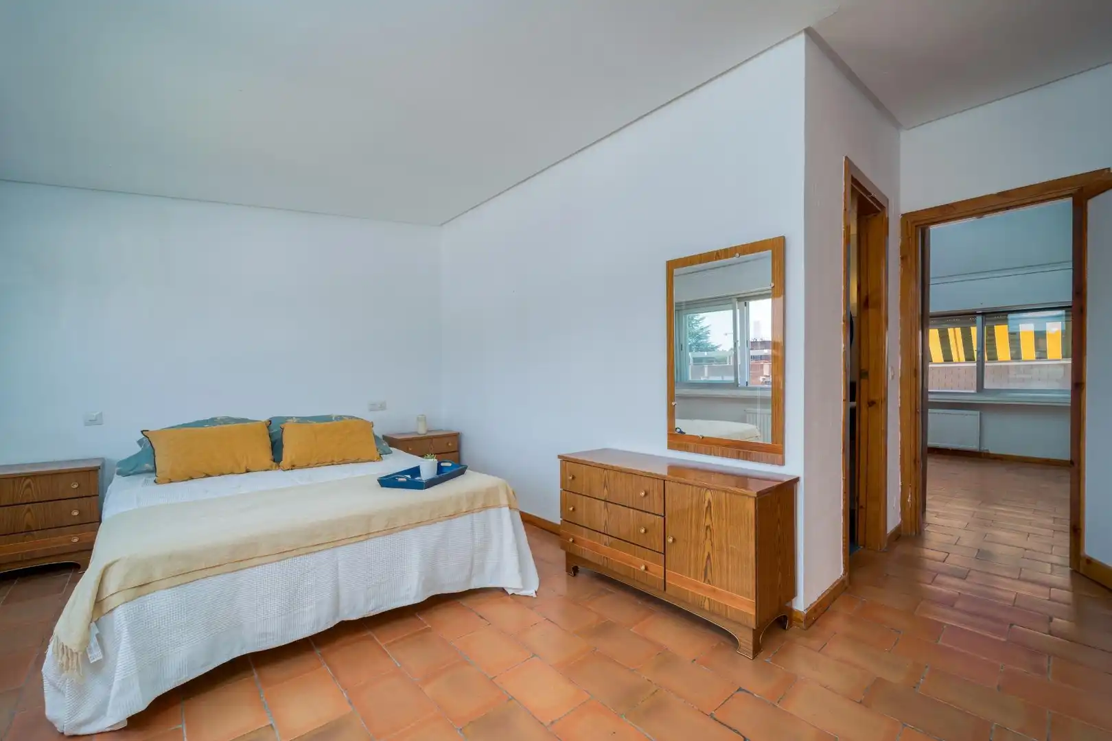 Bedroom of Detached homes for sale in Pozuelo de Alarcón  with Air Conditioner, Heating and Private garden