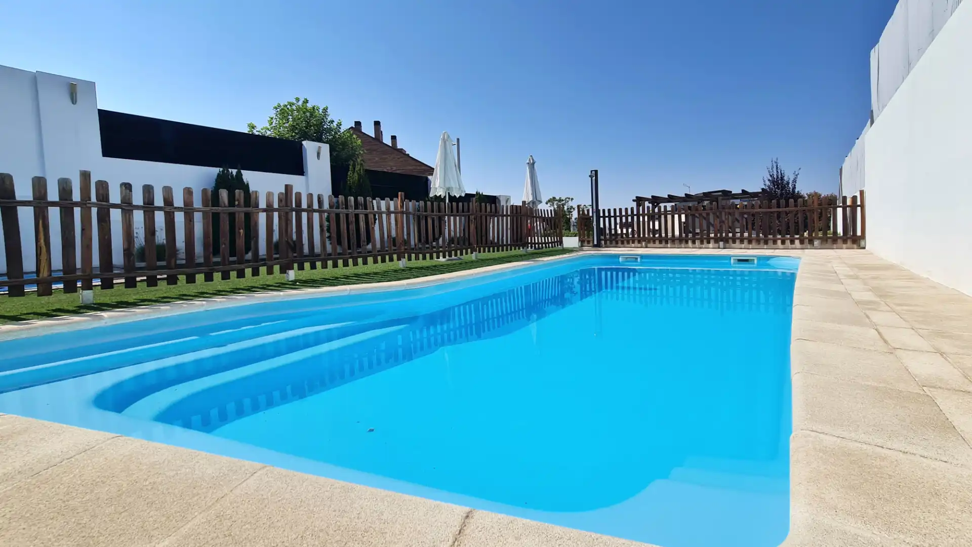 Detached homes for rent in Calle de la Navallera, Centro Comercial - Hospital