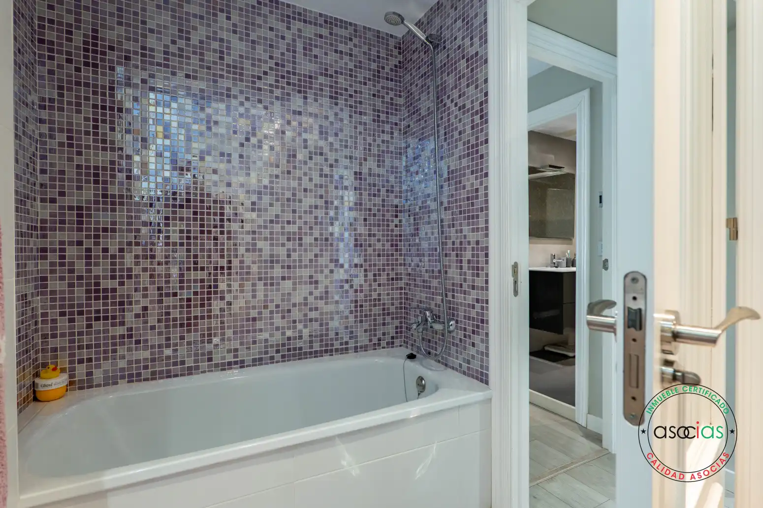 Baño de Piso en venta en Gijón  con Calefacción y Terraza
