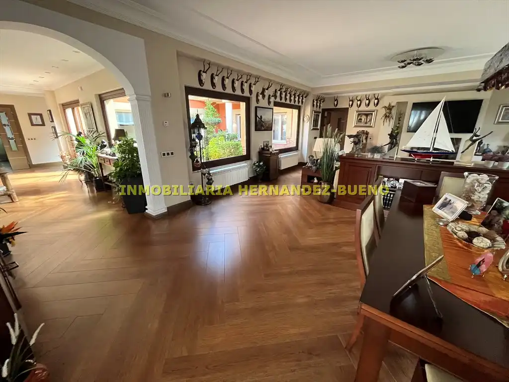 Comedor de Casa o chalet en venta en Carbajosa de la Sagrada con Aire acondicionado, Calefacción y Jardín privado