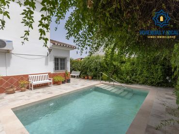Villa avec balcon à vendre à La Zubia Ciudad