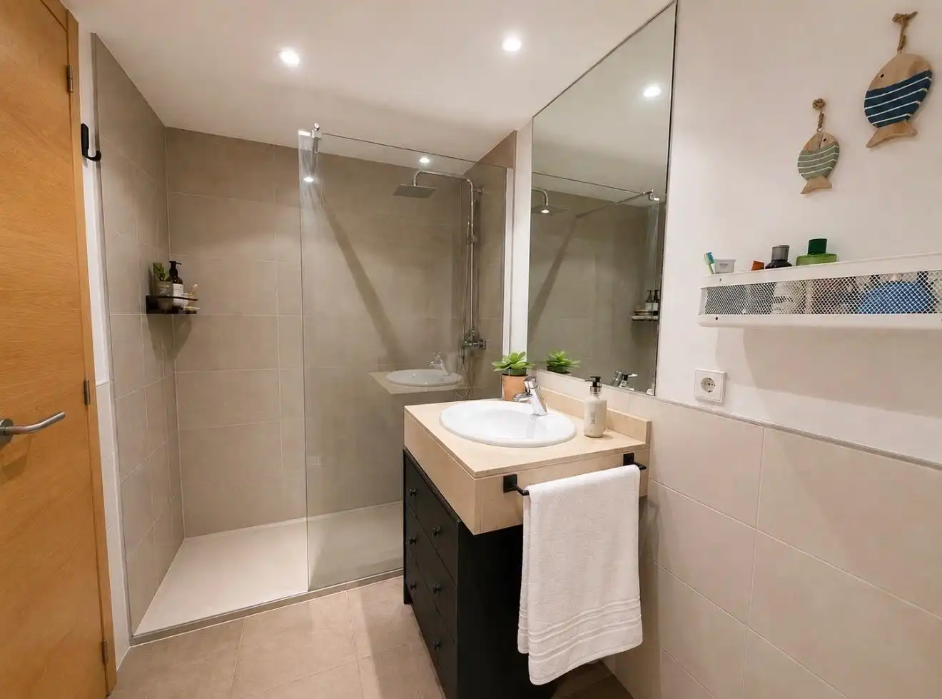 Badezimmer von Erdgeschoss zum Verkauf in Campos mit Klimaanlage, Heizung und Terrasse