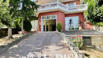 Vista exterior de Casa o xalet en venda en Guadalajara Capital amb Terrassa, Piscina i Balcó