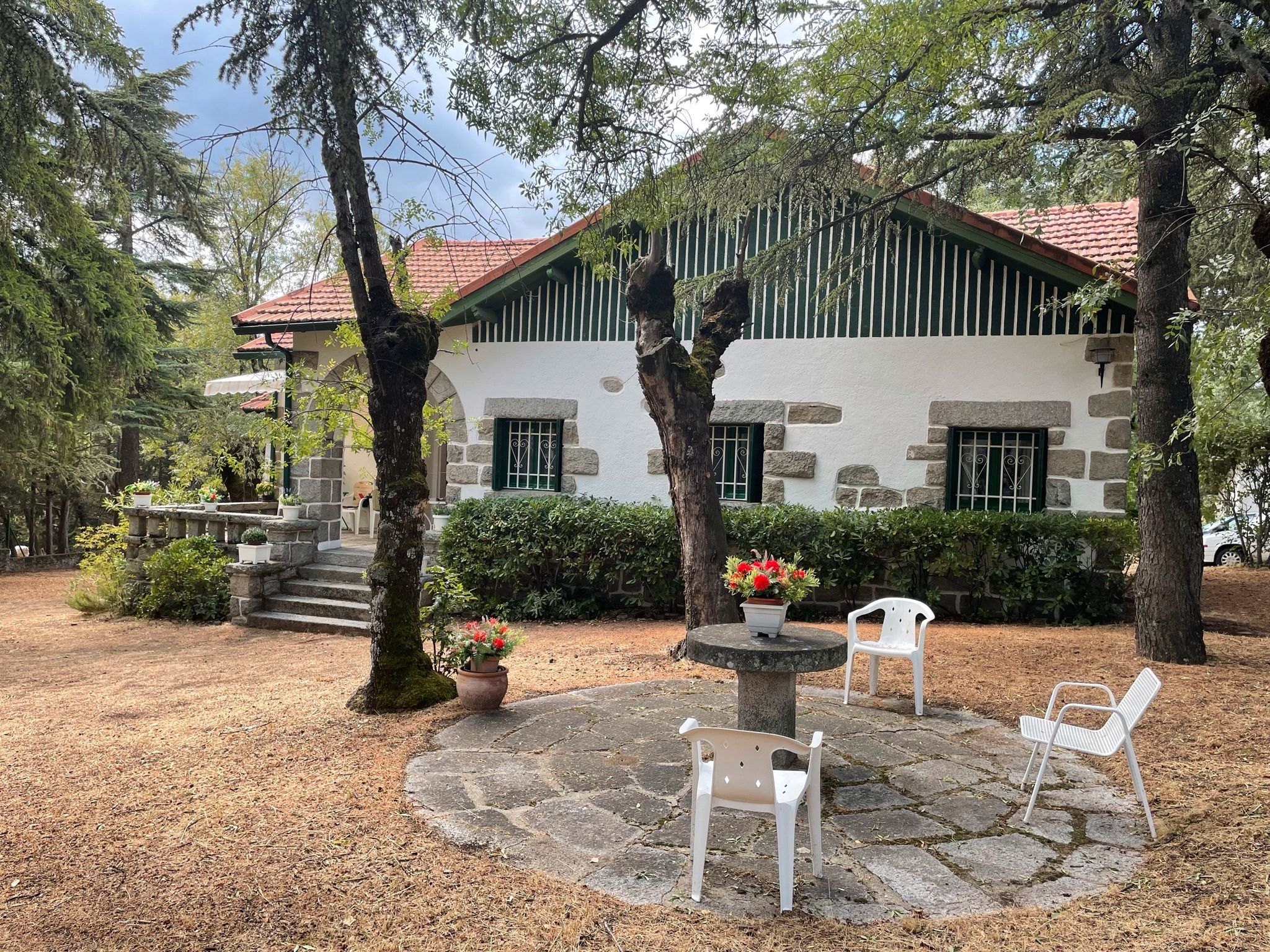 Vista exterior de Casa o xalet en venda en Cercedilla amb Jardí privat