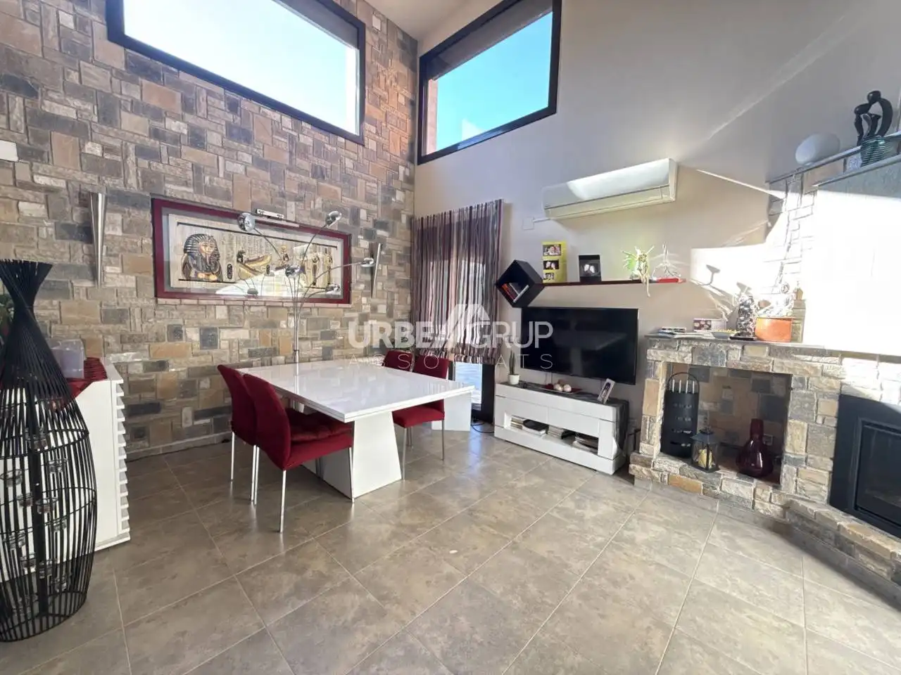 Sala d'estar de Casa o xalet en venda en Masquefa amb Aire condicionat, Calefacció i Jardí privat
