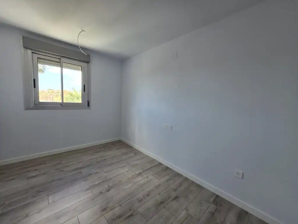 Habitación de Apartamento en venta en Torremolinos con Aire acondicionado, Terraza y Internet