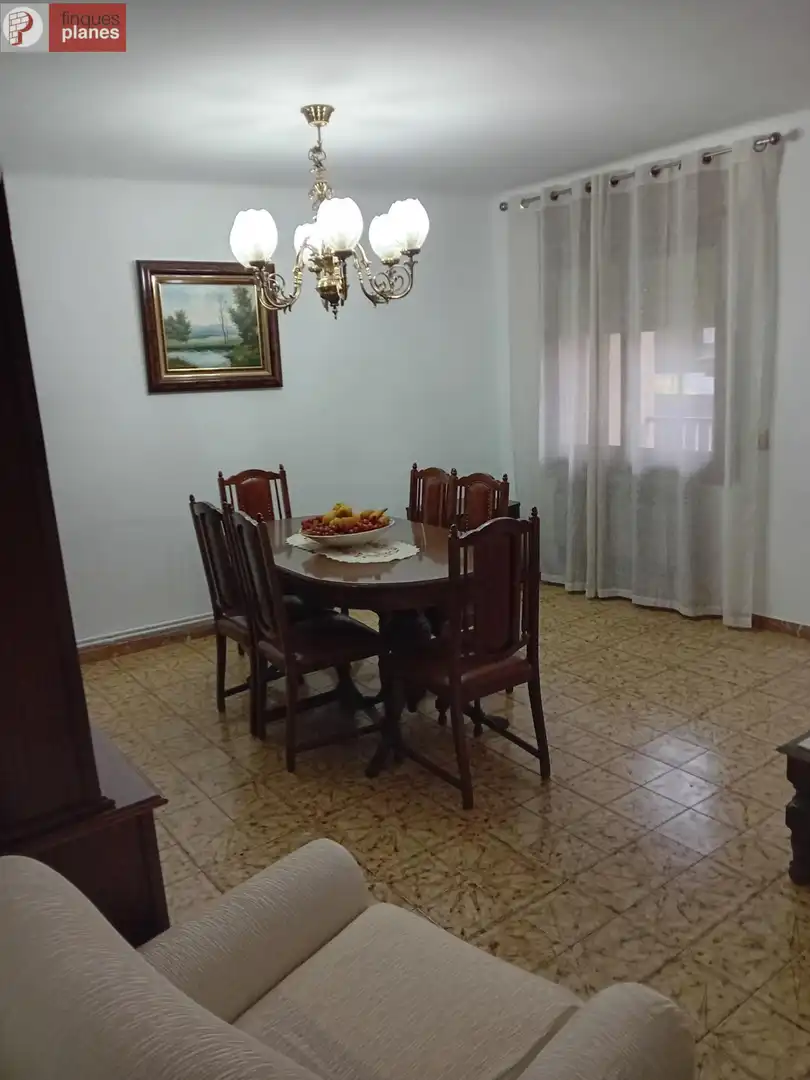 Comedor de Piso en venta en La Seu d'Urgell con Terraza, Trastero y Amueblado