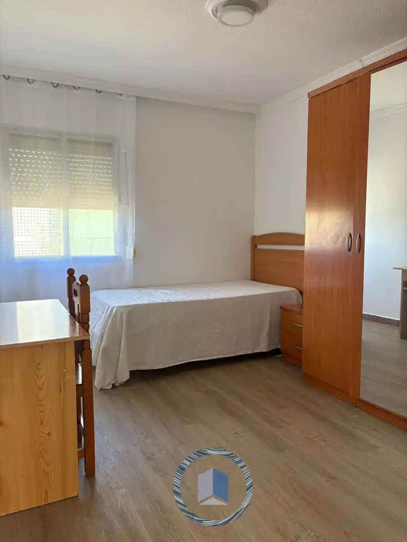 Dormitori de Pis en venda en Montequinto amb Terrassa