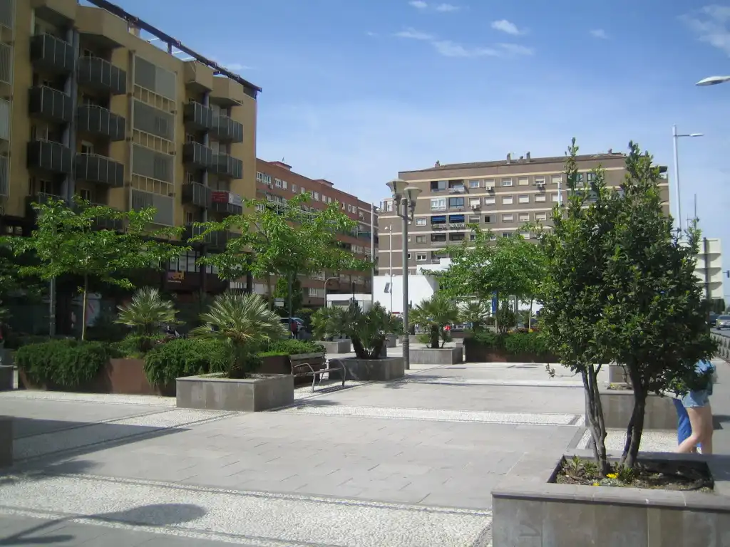 Vista exterior de Estudi de lloguer en Granada amb Aire condicionat, Calefacció i Moblat
