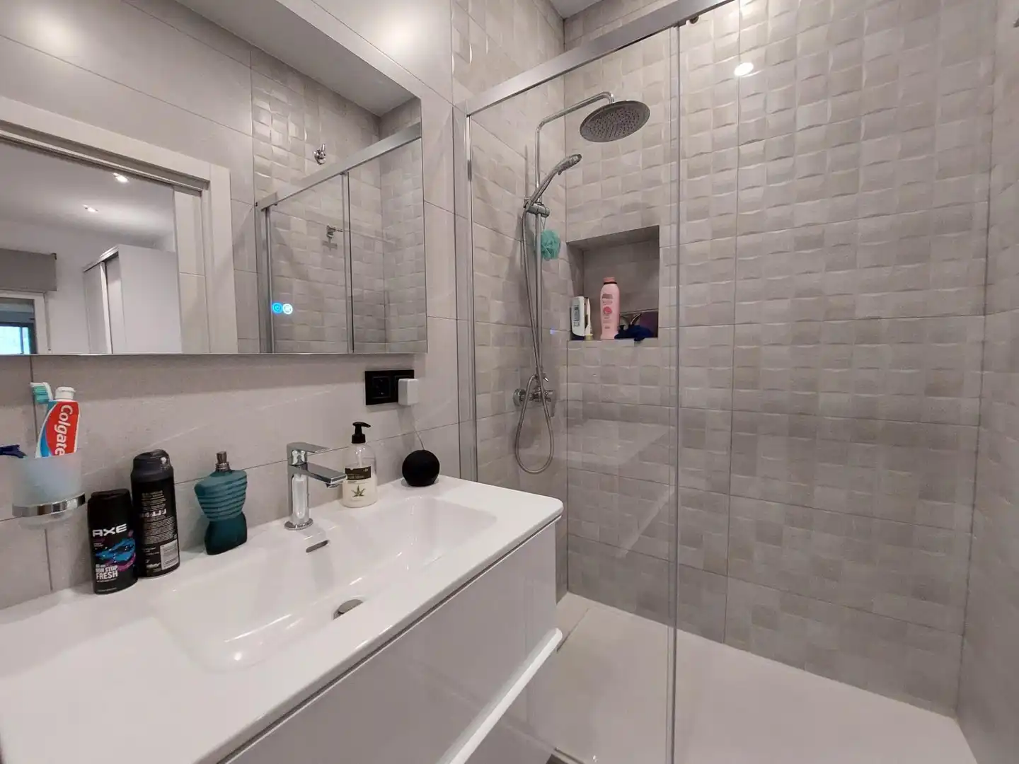 Bathroom of Detached homes for sale in Benahavís  with Air Conditioner, Heating and Private garden