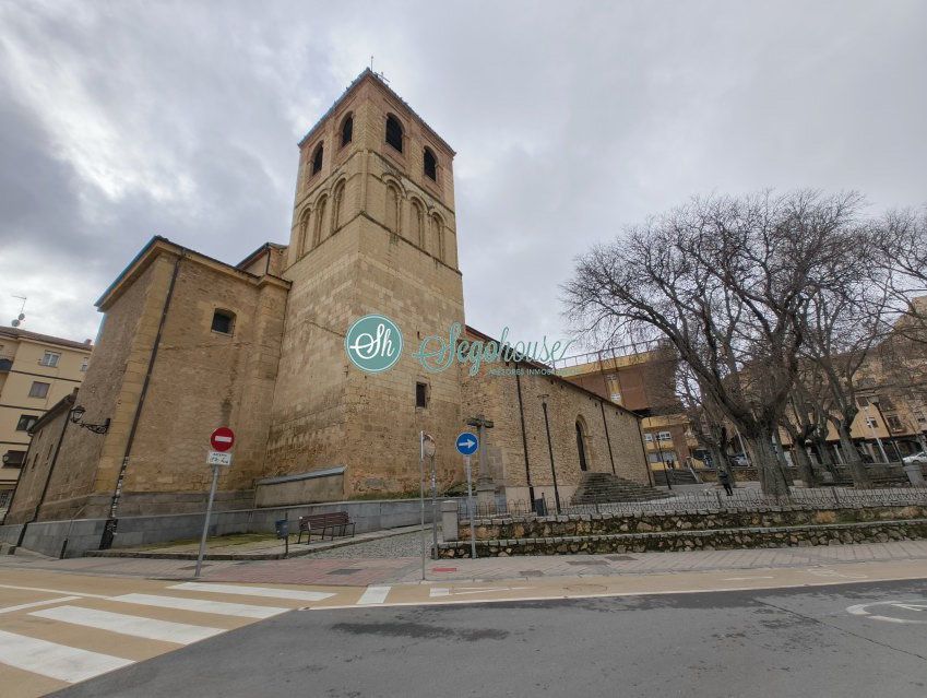Vista exterior de Pis en venda en Segovia Capital amb Calefacció, Terrassa i Traster