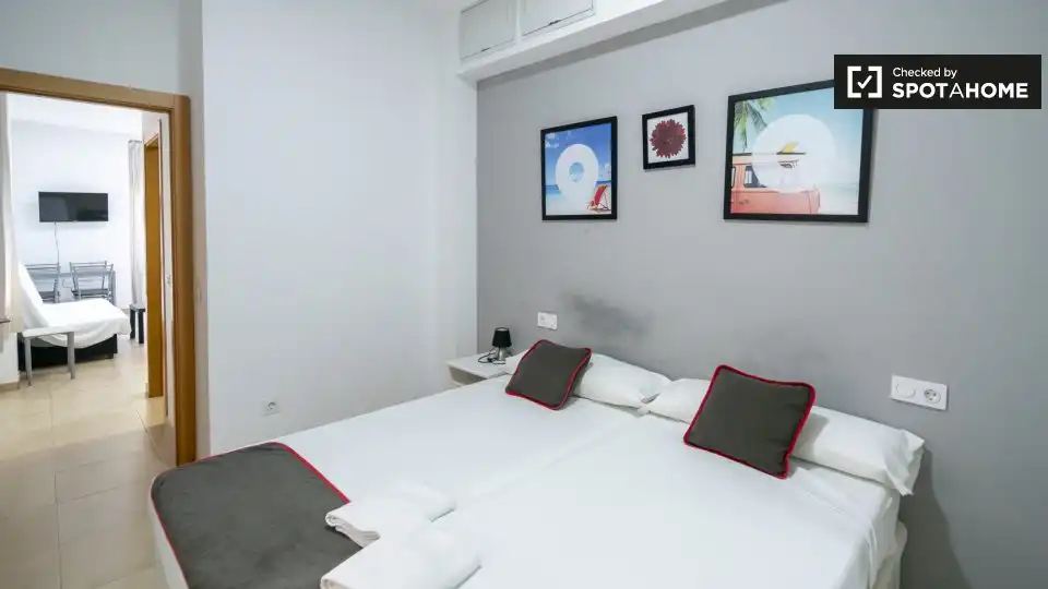 Habitación de Piso de alquiler en Valencia con Aire acondicionado, Calefacción y Amueblado