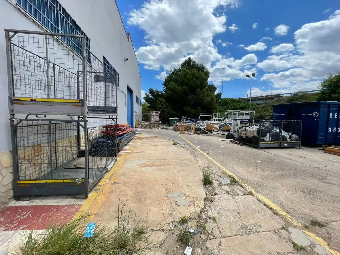 Industrial building to rent in Avinguda Llevant 48, imagen 2
