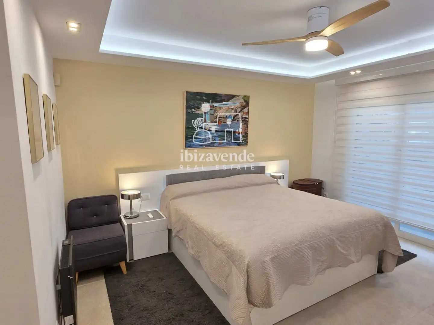 Habitación de Dúplex en venta en Santa Eulària des Riu con Aire acondicionado, Terraza y Piscina