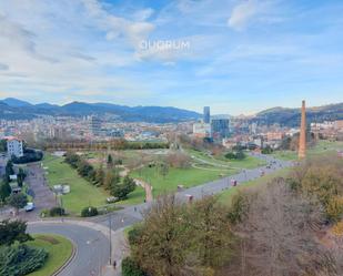 Vista exterior de Pis en venda en Bilbao  amb Calefacció, Terrassa i Traster