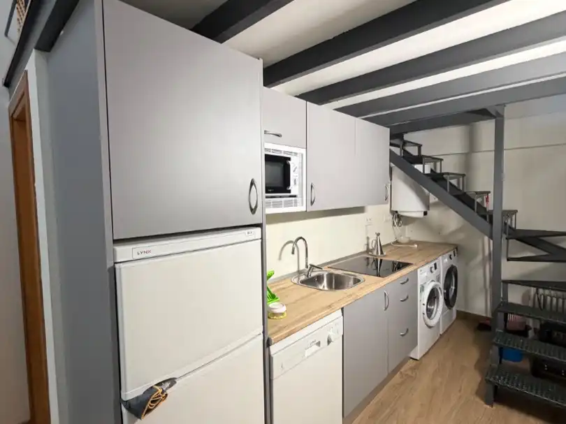 Cocina de Piso de alquiler en Ciudad Real con Amueblado, Lavadora y Microondas