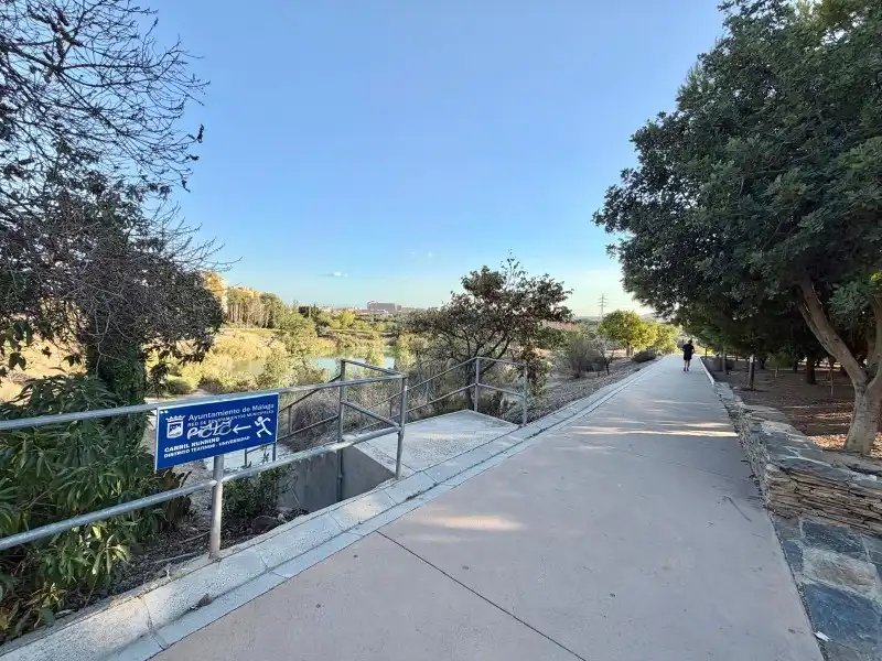 Exterior view of Flat for sale in Teatinos - Universidad