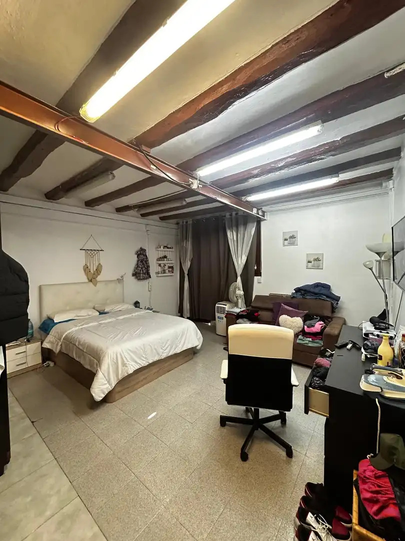 Dormitori de Casa o xalet en venda en L'Hospitalet de Llobregat