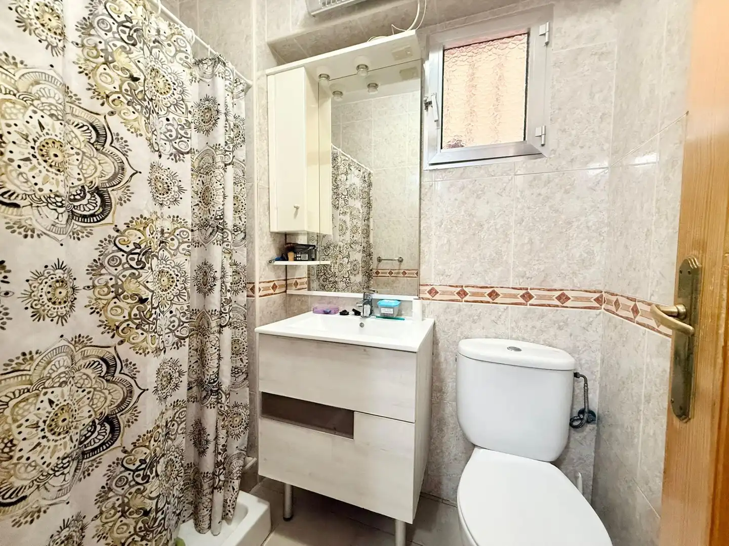 Baño de Piso en venta en Almería con Aire acondicionado, Amueblado y Balcón