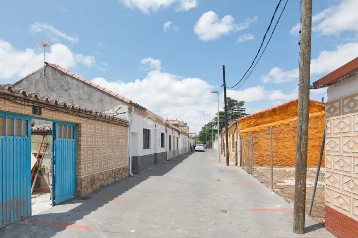 Terreny residencial en venda a C. Carolina Coronado, imagen 3