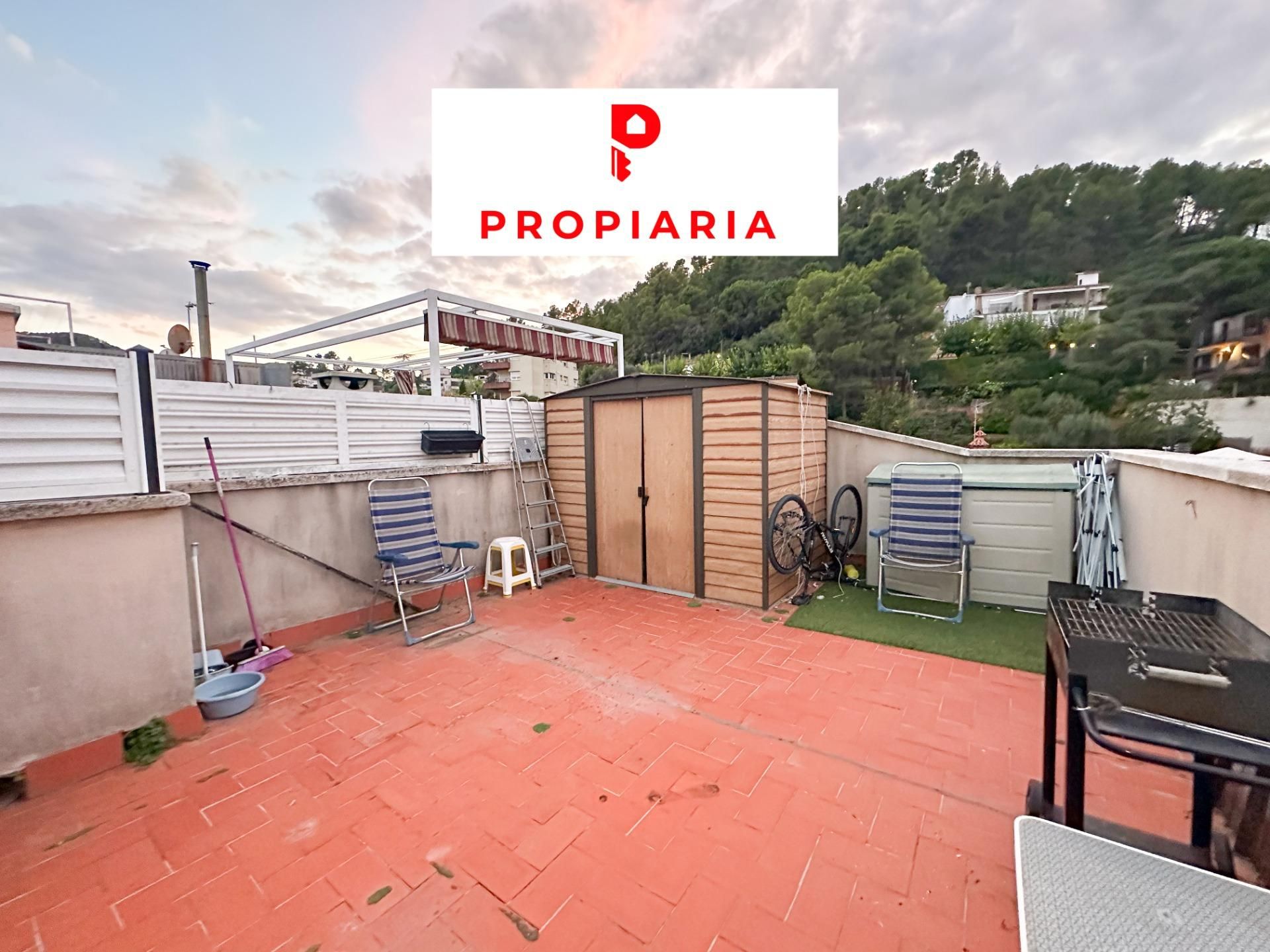 Vista exterior de Piso en venta en Vallirana con Aire acondicionado, Parquet y Terraza